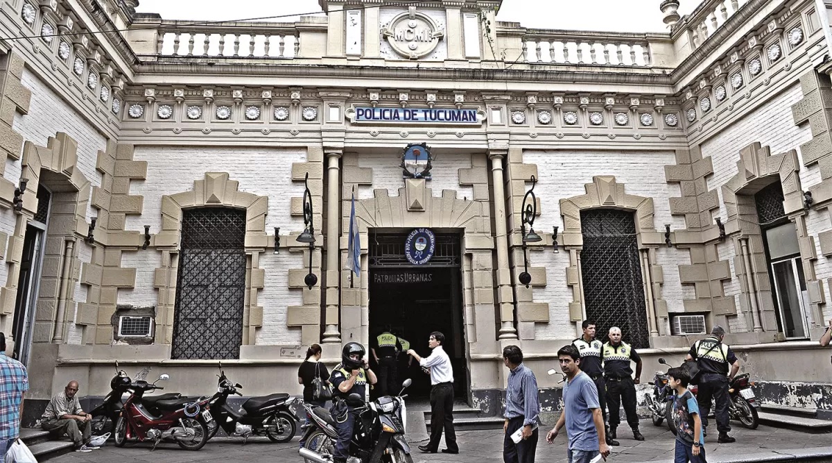 GUARDIA URBANA. El odontólogo de Yerba Buena ocupa un calabozo en el edificio de la unidad que está ubicada en Maipú al 400. LA GACETA / FOTO DE FRANCO VERA
