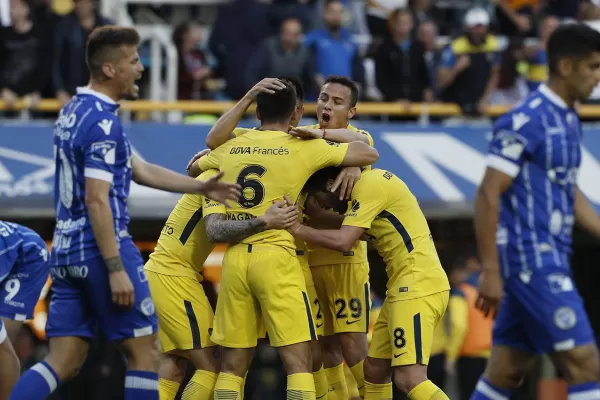 Boca goleó a Godoy Cruz en La Bombonera y sigue en lo más alto