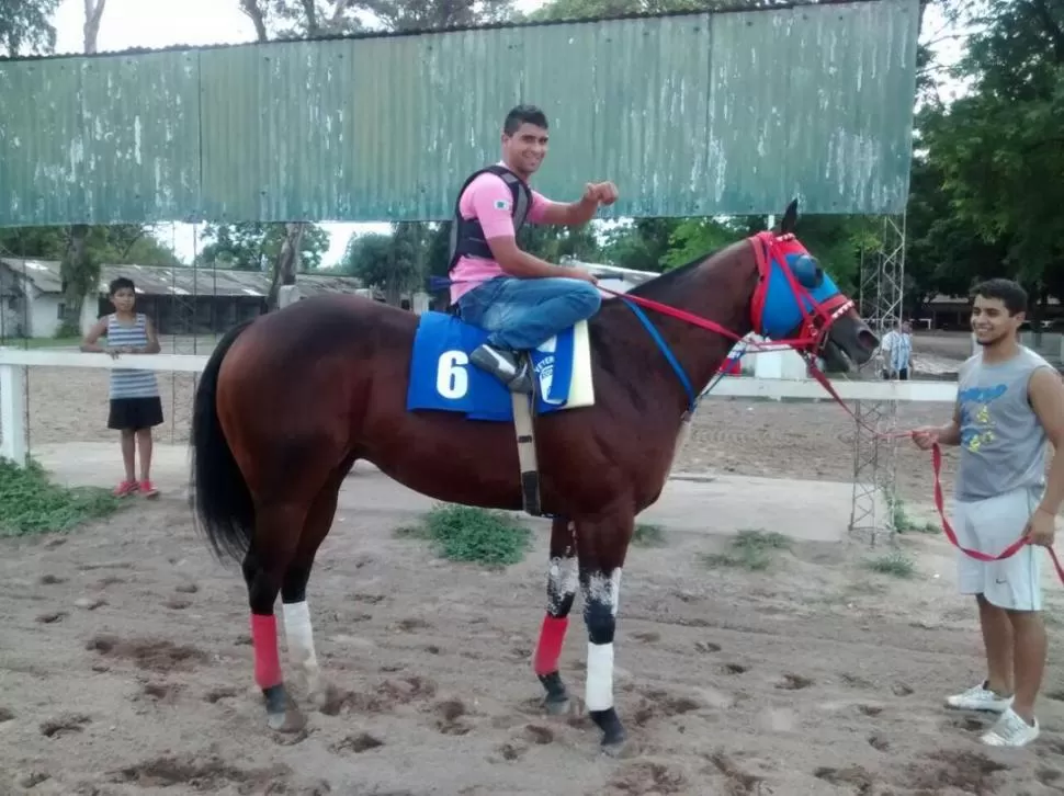 PUESTA A PUNTO. ER Franciscano será conducido por Rubén Camos Quintana en la competencia principal de esta tarde.  