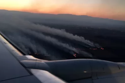 Campos incendiados, la postal con la que los turistas se encuentran al arribar a Tucumán