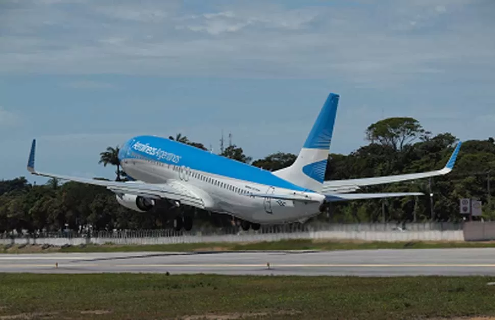 Aerolíneas sumó a su flota de cabotaje un nuevo Boeing 737