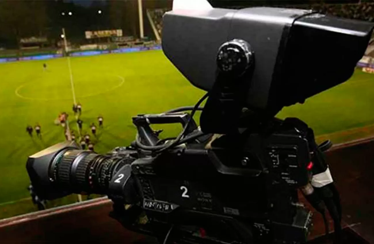 Televisación del fútbol: lluvia de amparos para no pagar costos adicionales