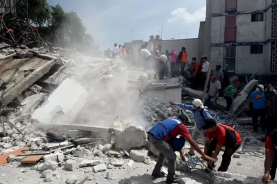 Aumenta a 230 el número de muertos en terremoto de México