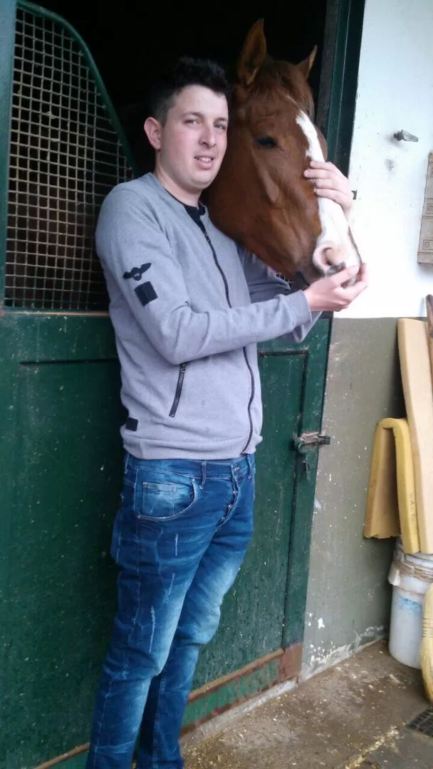 CONFIANZA. Labanca dijo que su pupilo se hará fuerte en los últimos 300 metros.  