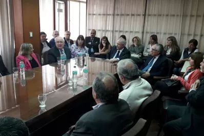 Muchas personas no pueden acceder al mercado laboral debido a que le faltan estudios