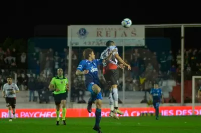 Por los errores defensivos, Atlético se volvió con las manos vacías en su visita a Patronato