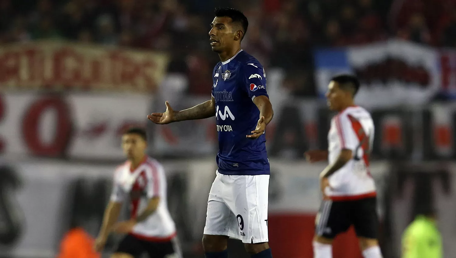 Wilstermann jugó un pésimo partido y fue vapuleado por River. REUTERS