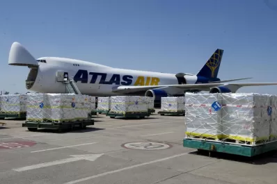 La primera carga de arándanos viaja con destino a Miami