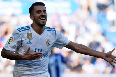 Real Madrid vuelve a la victoria y se mantiene en carrera