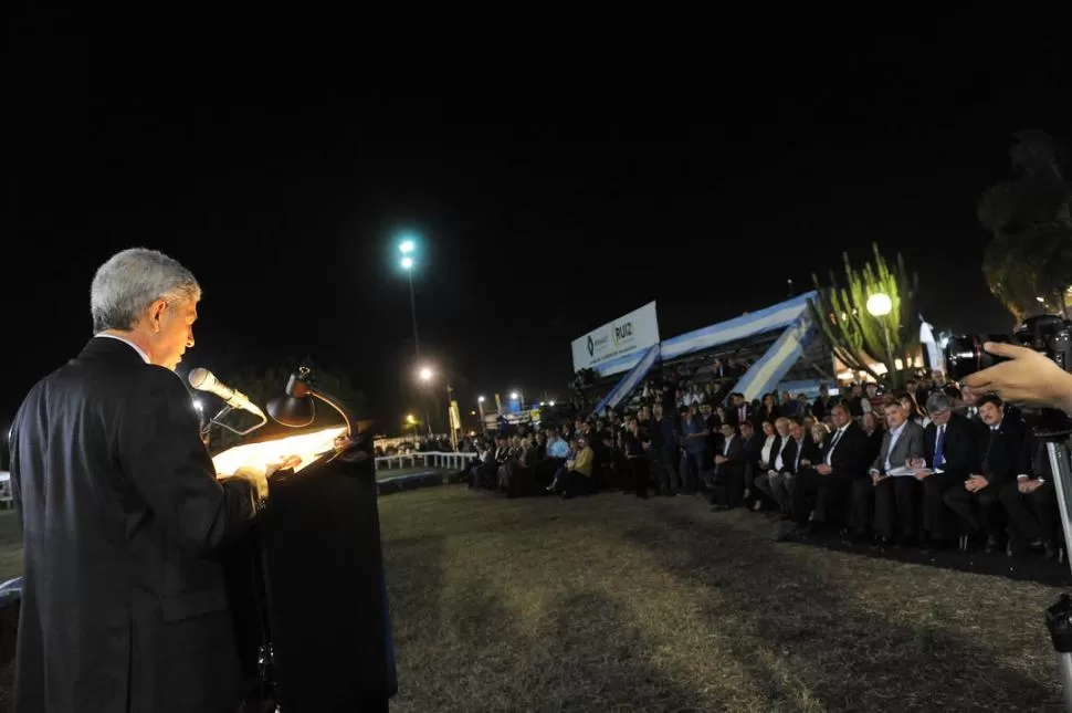 DESDE EL ATRIL. El titular de la Rural, José Ignacio Lobo Viaña, saludó las iniciativas del Gobierno para avanzar con las reformas impositivas y laborales.  la gaceta / fotos de hector peralta