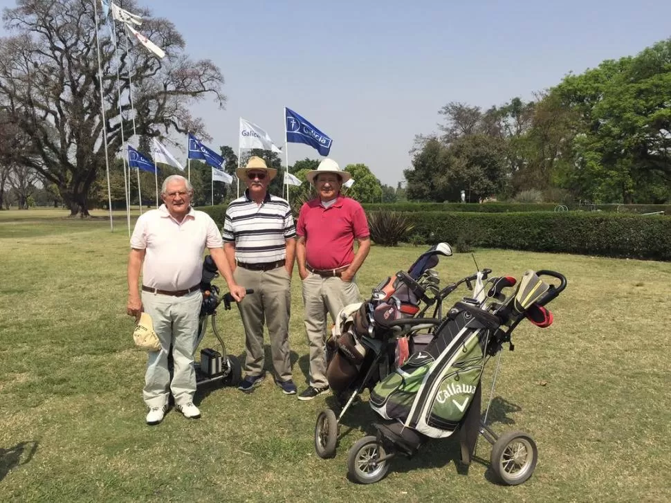 PREVIA. En un día de prácticas, también hubo tiempo para la camaradería. PRENSA JOCKEY CLUB 