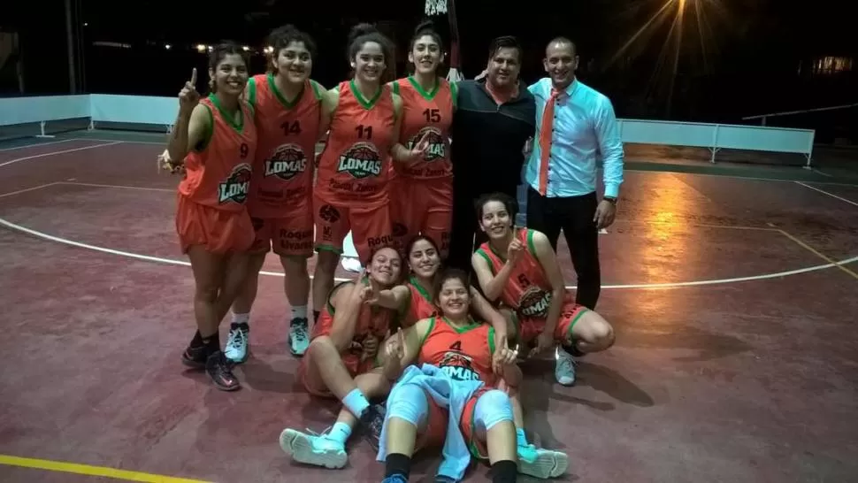 A LA FASE NACIONAL. Las jugadoras de Lomas celebran el título regional.  