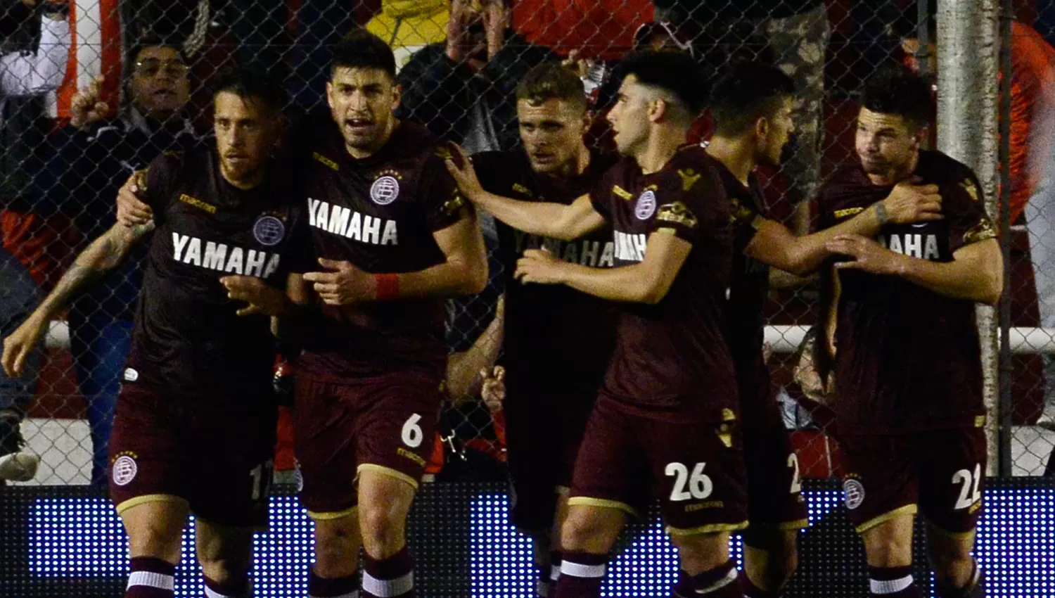 UN POCO MÁS. Lanús viene derecho en la Libertadores y buscará tres puntos para enderezar su presente en la Superliga. ARCHIVO