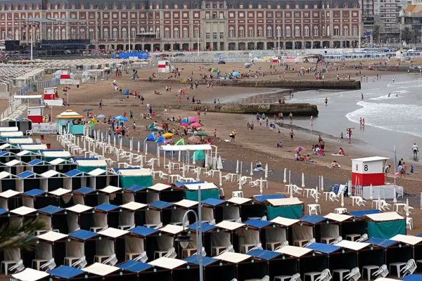 Una carpa en Mar del Plata costaría entre $20.000 y $55.000 en el próximo verano