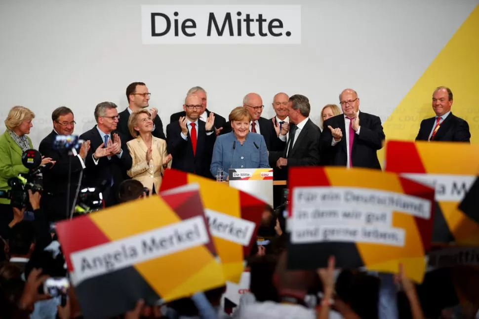 CELEBRACIÓN CONTENIDA. “Somos la primera fuerza política. Ningún partido puede gobernar contra nosotros”, manifestó Merkel. reuters 