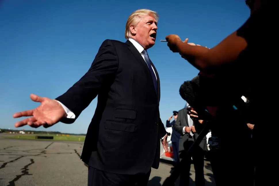 POLÉMICO. Trump “elige” quiénes pueden entrar o no a Estados Unidos. reuters 