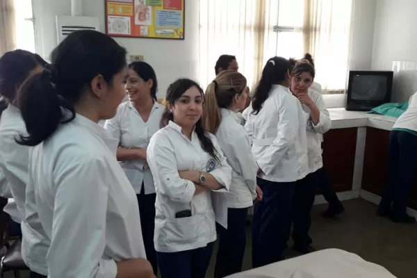 Evaluadores de la Coneau visitan la Escuela de Enfermería de la UNT