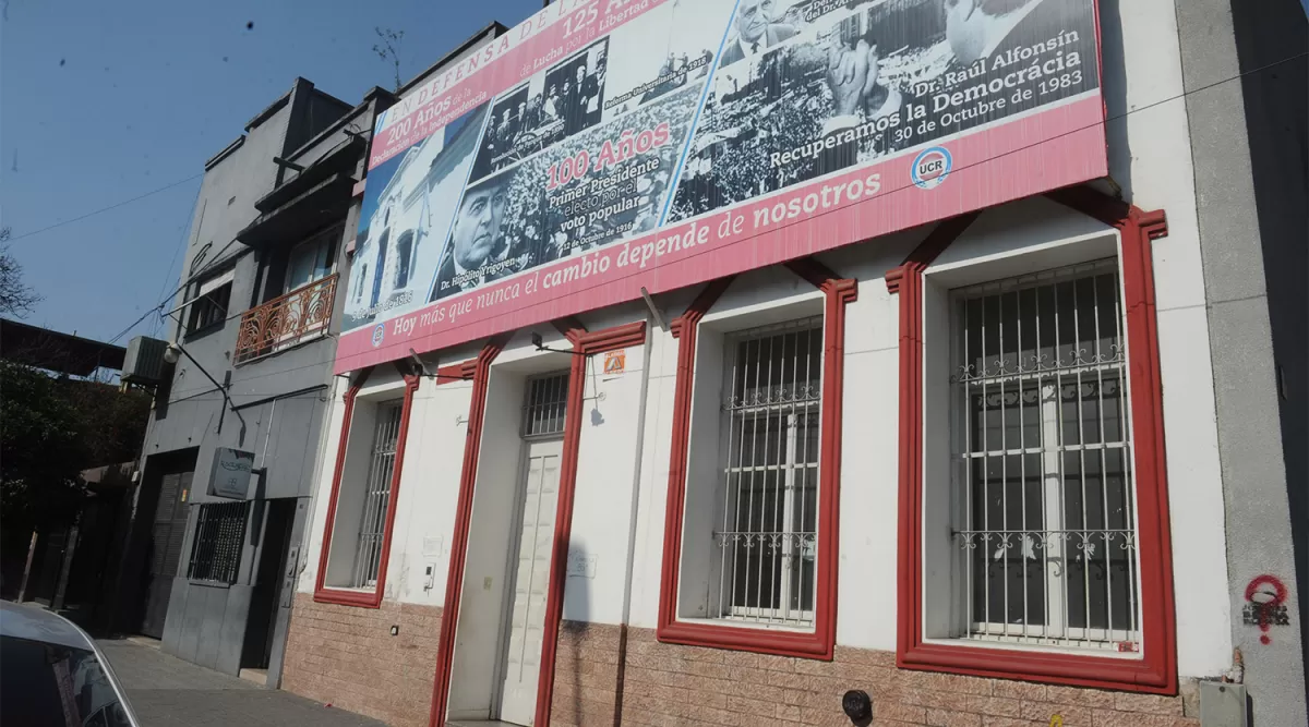 CATAMARCA AL 800. La agresión ocurrió en la sede de la UCR. ARCHIVO LA GACETA / FOTO DE ANTONIO FERRONI