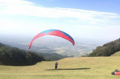 Récord en parapente: despegó desde Loma Bola y voló 126 kilómetros