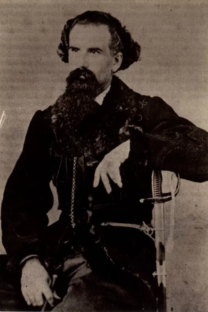 LUCIO V. MANSILLA. Su delicioso “Retratos y recuerdos”, de 1894, llevaba una carta-prólogo de Julio A. Roca. 