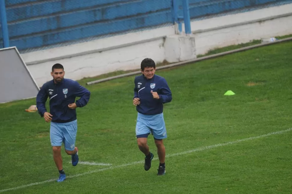 QUIERE JUGAR. Villagra se entrenó ayer de manera diferenciada. Si hoy está bien, mañana será titular en el “Decano”. la gaceta / foto de franco vera (archivo)