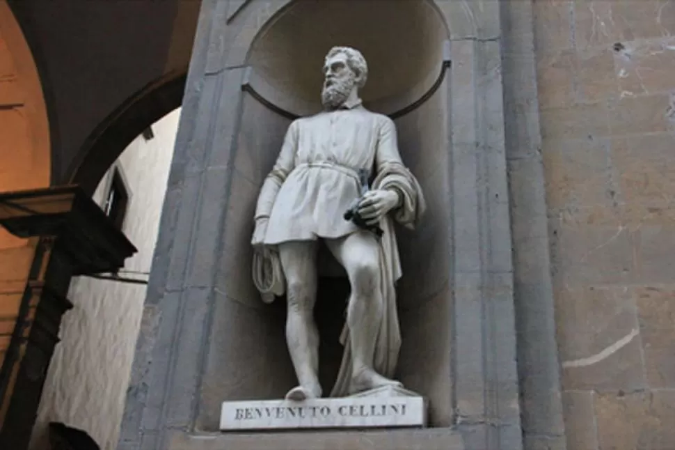 BENVENUTO CELLINI. Un aviso de 1922 componía versos a propósito de su figura. 