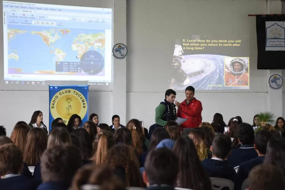 EN DIRECTO. ¿Cómo piensa que se sentirá cuando regrese a la Tierra después de tanto tiempo?, preguntó uno de los chicos. LA GACETA / FOTOS DE ANALÍA JARAMILLO.-