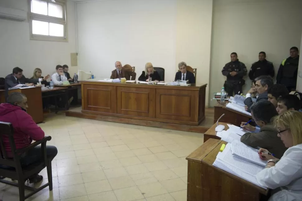 TESTIGO PRESENCIAL. Marcelo Ovejero contó que pasaba por la esquina de San Lorenzo y Pedro León Gallo cuando le dispararon a Juan José Vides. la gaceta / fotos de jorge olmos sgrosso 