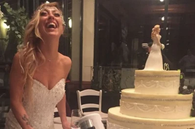 La historia de Laura Mesi: la mujer que se hartó de los hombres y se casó con ella misma