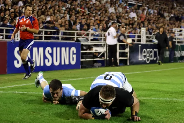 Los Pumas no pueden romper el maleficio contra los All Blacks, que se consagraron campeones del Rugby Championship