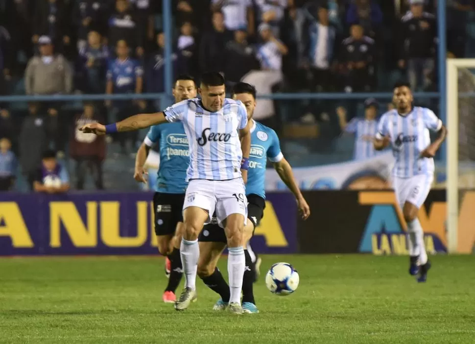 AVANZAR. Barbona piensa que lo mejor es mirar hacia adelante y trabajar para encontrar la mejor versión de Atlético. la gaceta / foto de Osvaldo Ripoll