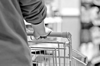 Ventas minoristas continúan sin levantar cabeza