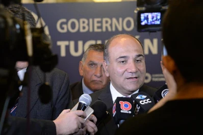 Vía DNU, Manzur exime de licitaciones a nueve comunas