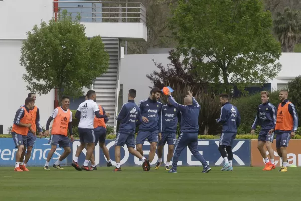 Sampaoli le va dando forma al equipo de Argentina para enfrentar a Perú