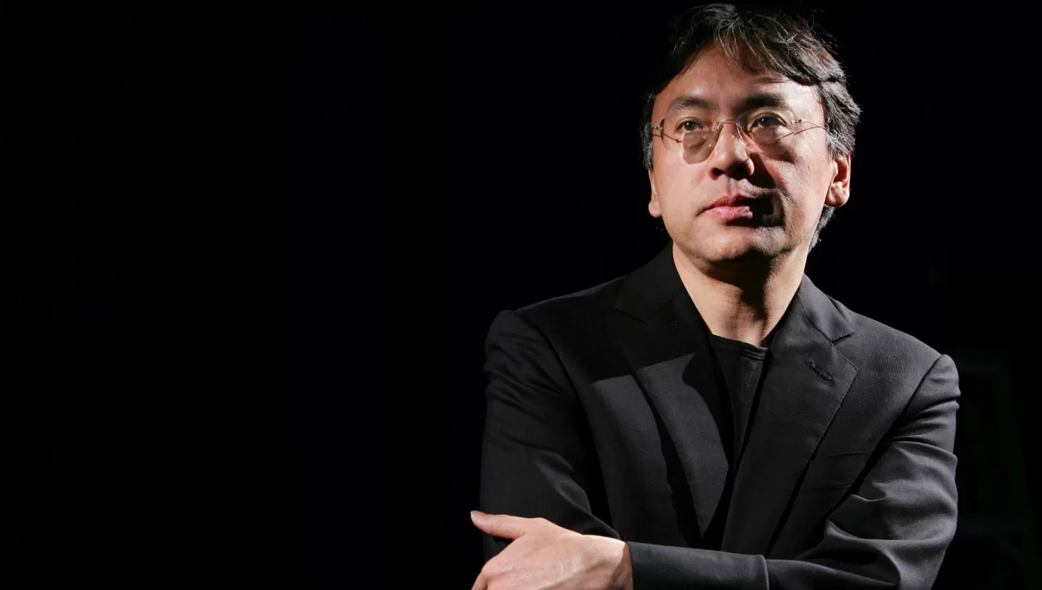 ISHIGURO. El escritor británico ganó el máximo galardón. REUTERS