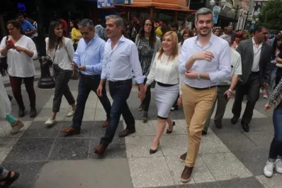 Peña lució un impecable look Cambiemos en su visita a Tucumán