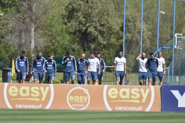 Sampaoli le dio descanso al plantel de la Selección, pero Messi y Mascherano se quedaron en Ezeiza