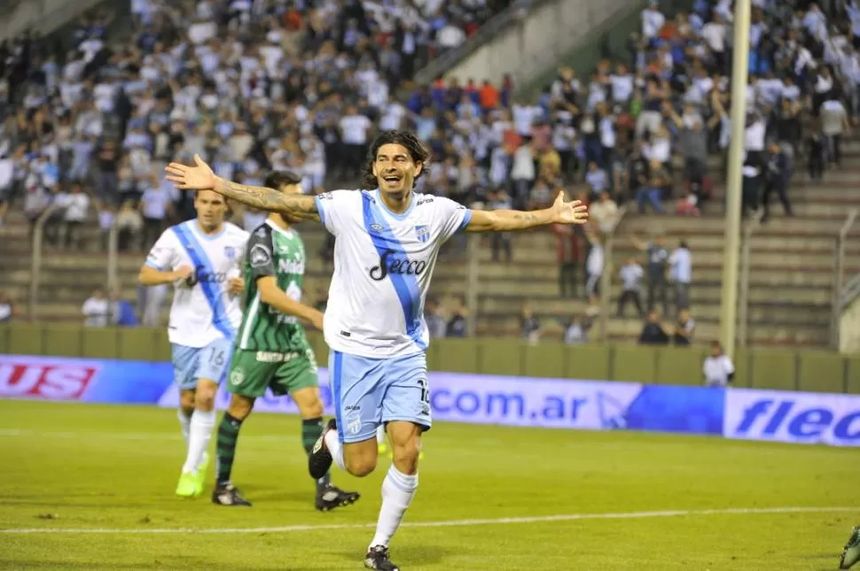 CUMPLIÓ. Blanco festeja su gol; él y el equipo fueron de menor a mayor. la gaceta salta / foto de marcelo miller