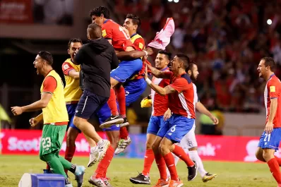 Costa Rica empató en tiempo añadido y en Rusia jugará su quinto Mundial