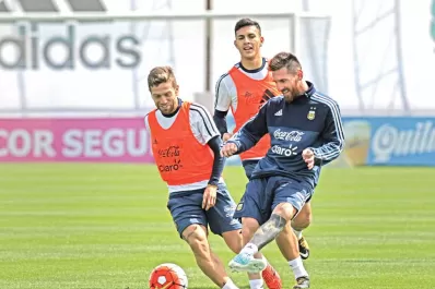 Messi debe asociarse con sus compañeros de ataque