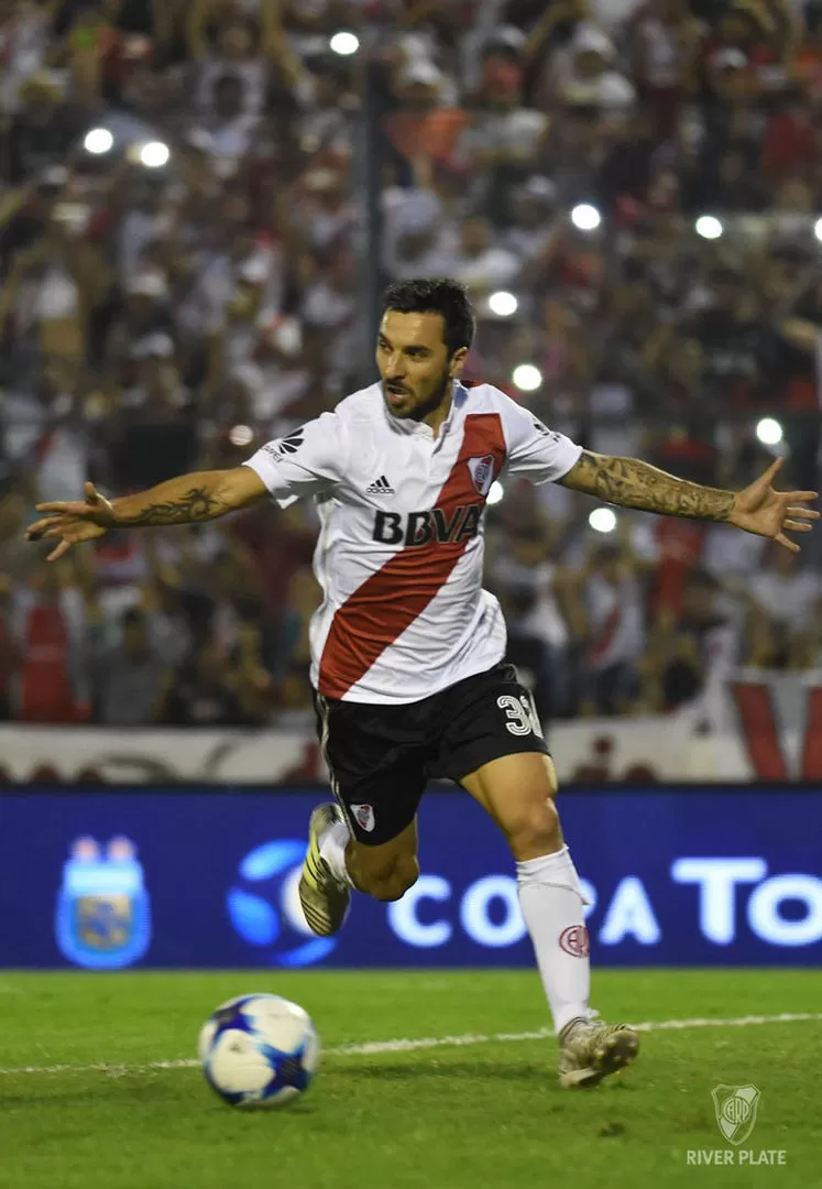 INFALIBLE. Scocco marcó por duplicado anoche. El segundo fue un golazo. prensa river plate