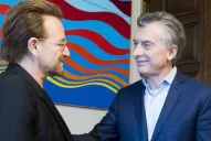 Bono, líder de la banda U2, visitó a Macri y le preguntó por Santiago Maldonado