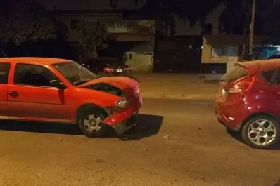 Una mujer resultó herida en un choque en cadena, que desató una polémica en las redes sociales