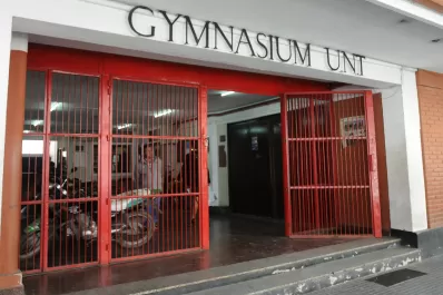 Un alumno del Gymnasium cayó desde el primer piso del colegio: está en estado crítico