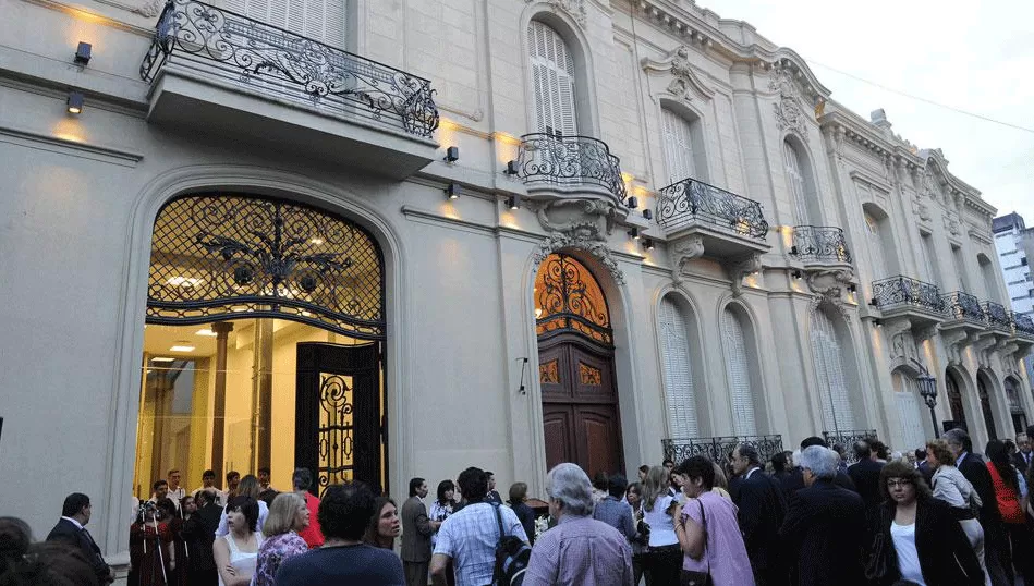 FACULTAD DE DERECHO. Acá se dictará el posgrado. ARCHIVO