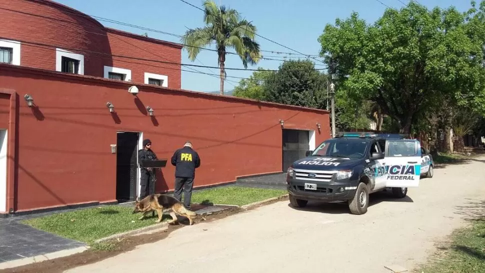 UNA FORTUNA EN LA FORTALEZA. Los federales encontraron en la casa de Ruoti 500.000 dólares y 320.000 pesos. 