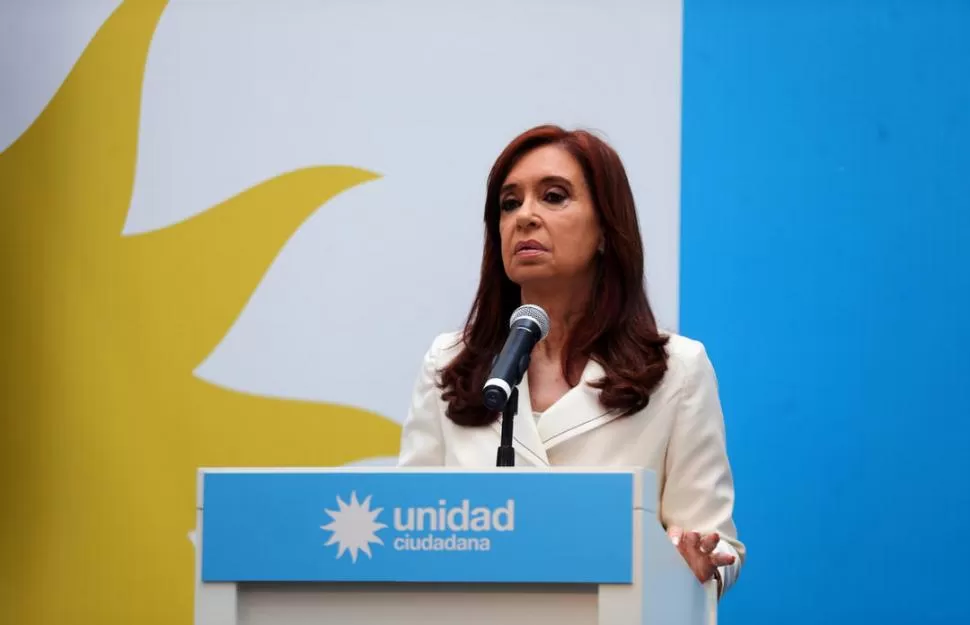 ROSTRO SERIO. Cristina recibió a la prensa en el Instituto Patria. credito