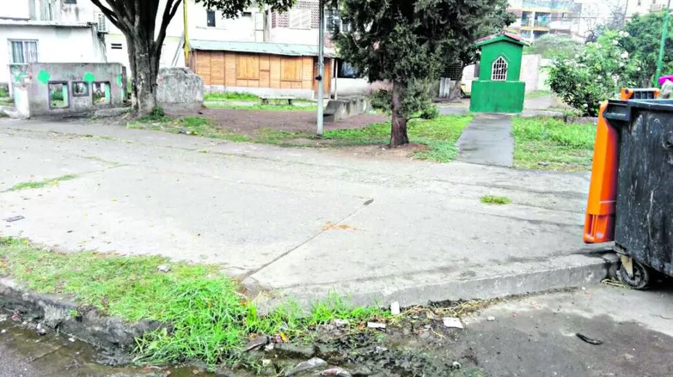 EL LUGAR DEL ATAQUE. Valdez cayó herido en Paraguay al 4.500, al lado de un contenedor de basura y a pocos metros de una gruta religiosa. 