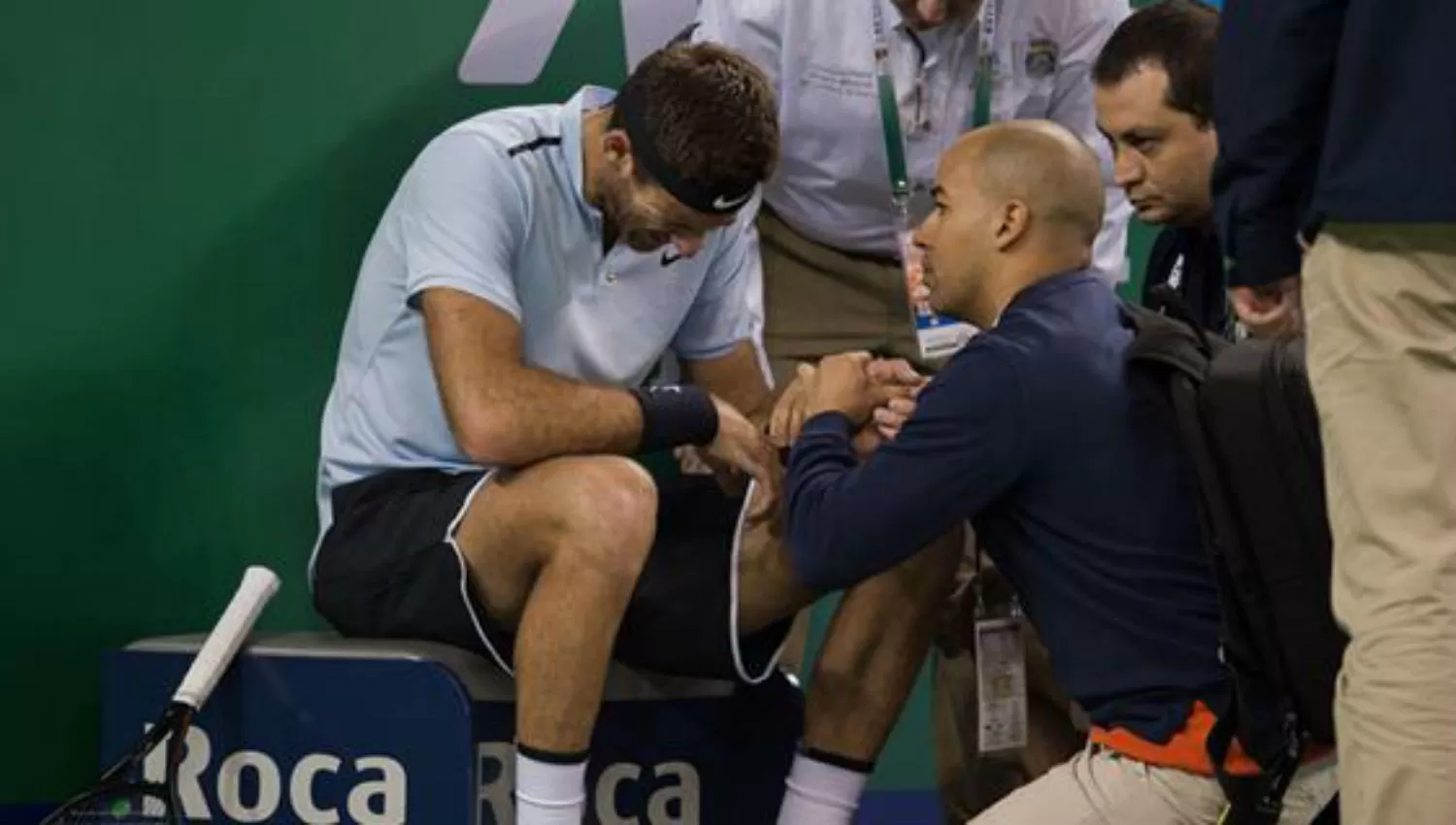 MAL MOMENTO. Los gestos de dolor de Del Potro tras la caída. FOTO TOMADA DE LANACION.COM