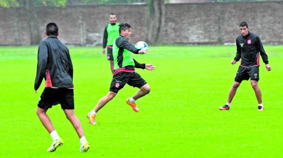 REGULARIDAD. Gonzalo Rodríguez es uno de los jugadores que pudo mantener el rendimiento de la temporada pasada. “Turbo” será titular el lunes ante Mitre. la gaceta / foto de franco vera